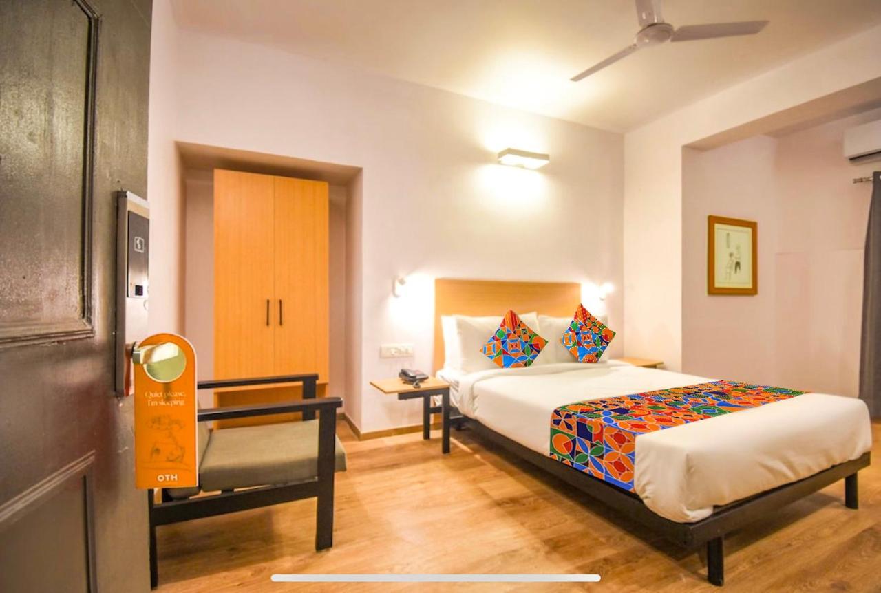 Fabexpress Heera Holiday Inn Calcutta Eksteriør billede
