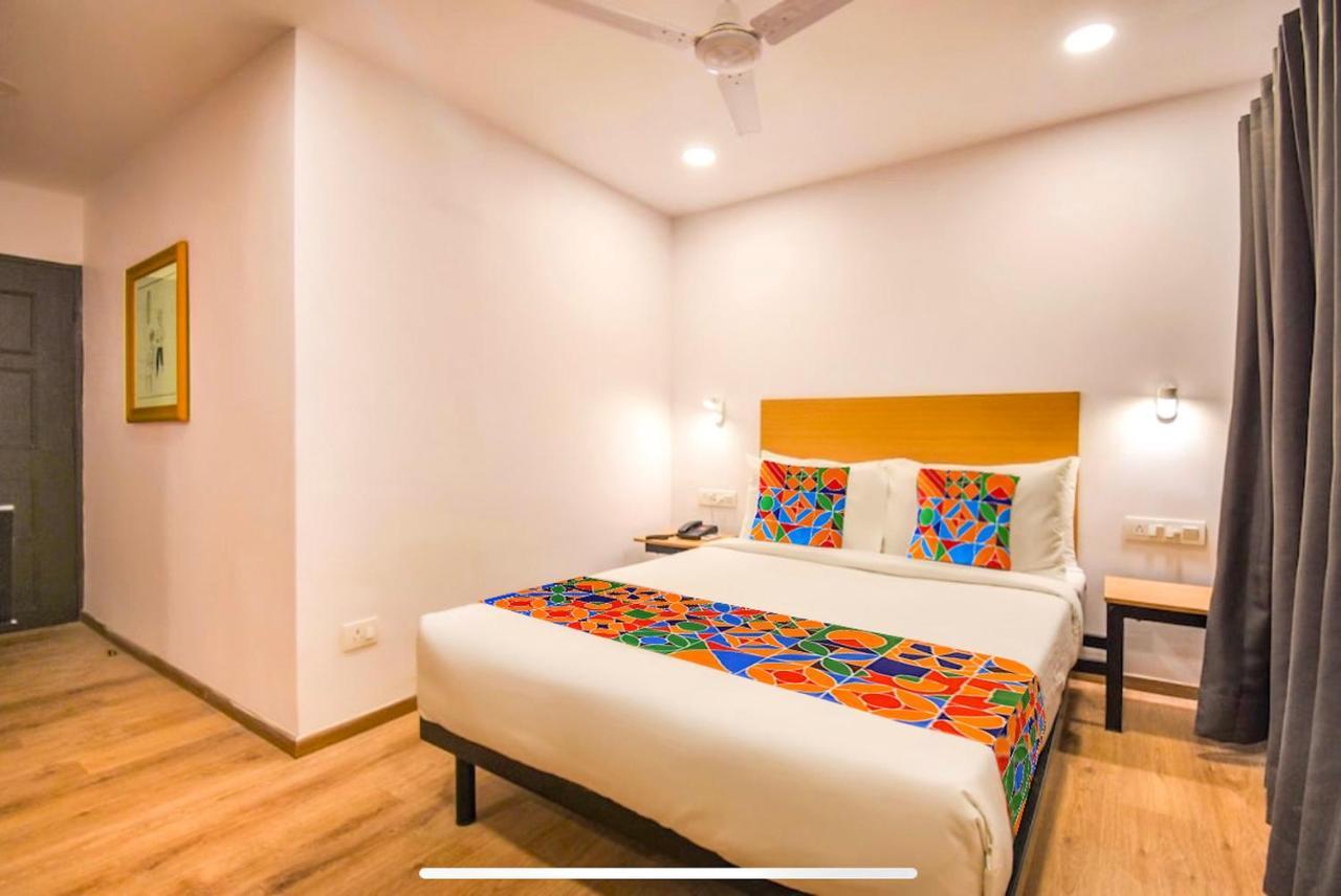 Fabexpress Heera Holiday Inn Calcutta Eksteriør billede